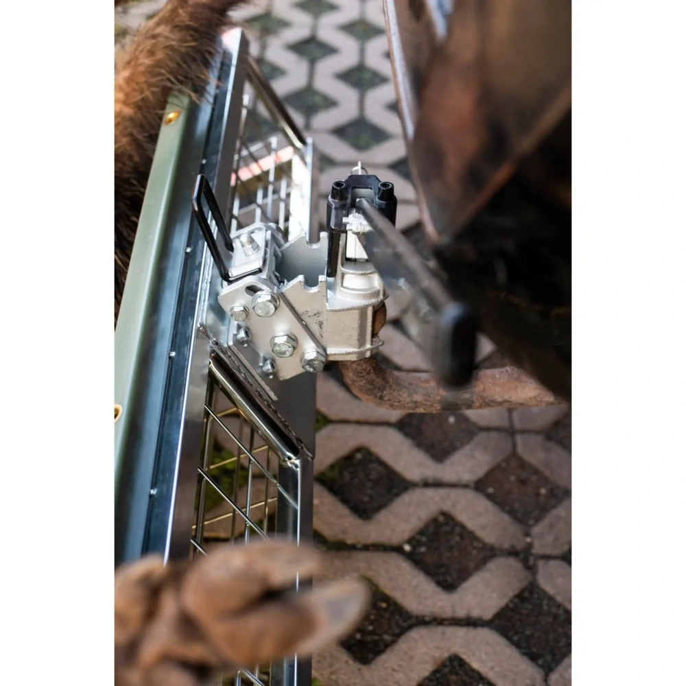 Držák na tažné zařízení – sklopný